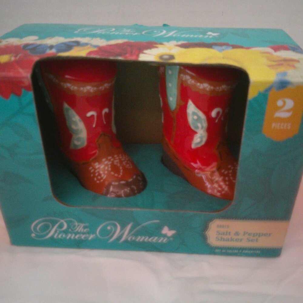 Pioneer Woman BOOTS Salt & Pepper Shaker Set NMT